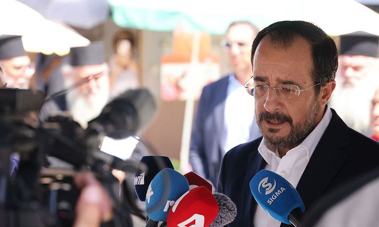 Πρόεδρος: Δεν γνώριζα για αγορά νέας θωρακισμένης λιμουζίνας
