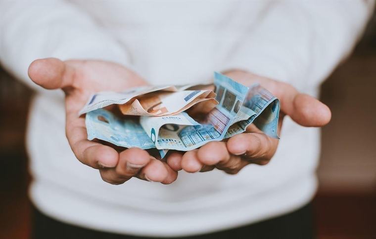 Πώς και για ποιους «ανοίγει» η βεντάλια στο επίδομα τέκνου