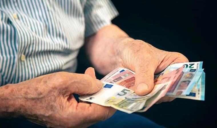 Σημαντικότερη μεταρρύθμιση για το 2026 η συνταξιοδοτική-«Φέρνει αυξήσεις σε όλες τις συντάξεις» Μέσα στον Σεπτέμβριο καταθέτει στη Βουλή Νομοσχέδιο για τον πρώτο πυλώνα το υπουργείο Εργασίας 10:39 - 05 Σεπτεμβριου 2026