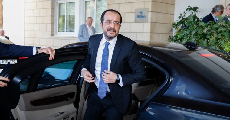 Προεδρική λιμουζίνα: Οι αιχμές Χριστοδουλίδη για τη διαρροή και τα πυρά του ΑΚΕΛ