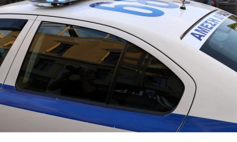 Μάνδρα: Επίθεση με μαχαίρι στο Αστυνομικό Τμήμα